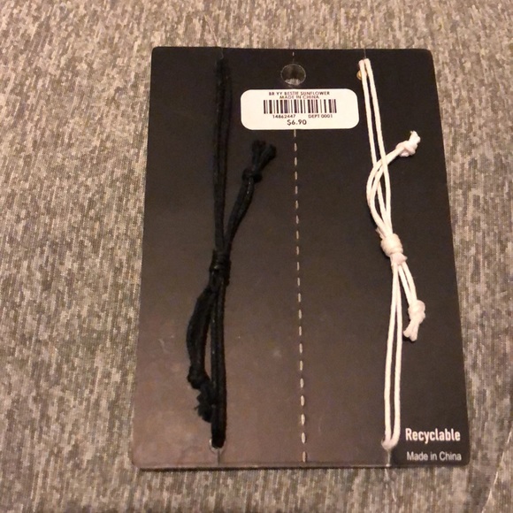 Bracelets - Picture 2 of 4